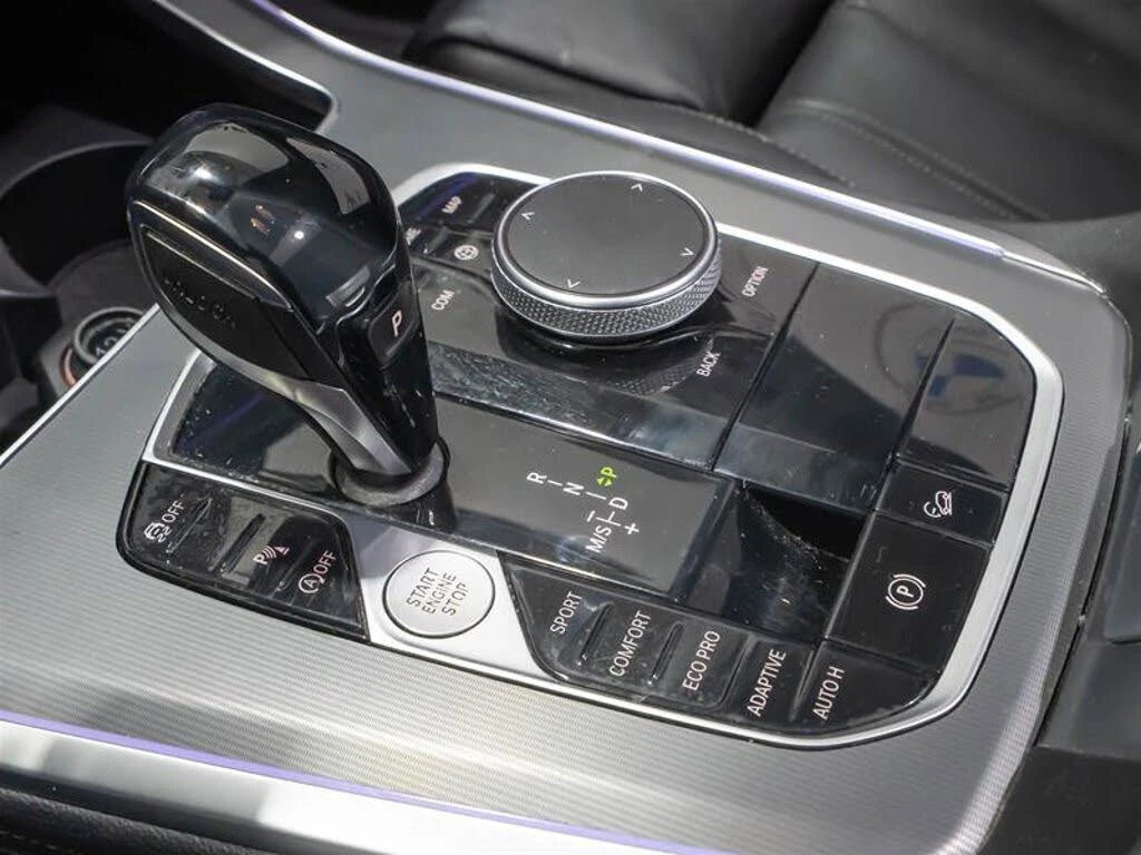 BMW X5 40i* XDRIVE* ПАНОРАМА* ПОДГРЕВ* КАМЕРА* КЕЙЛЕС, снимка 12 - Автомобили и джипове - 54217663