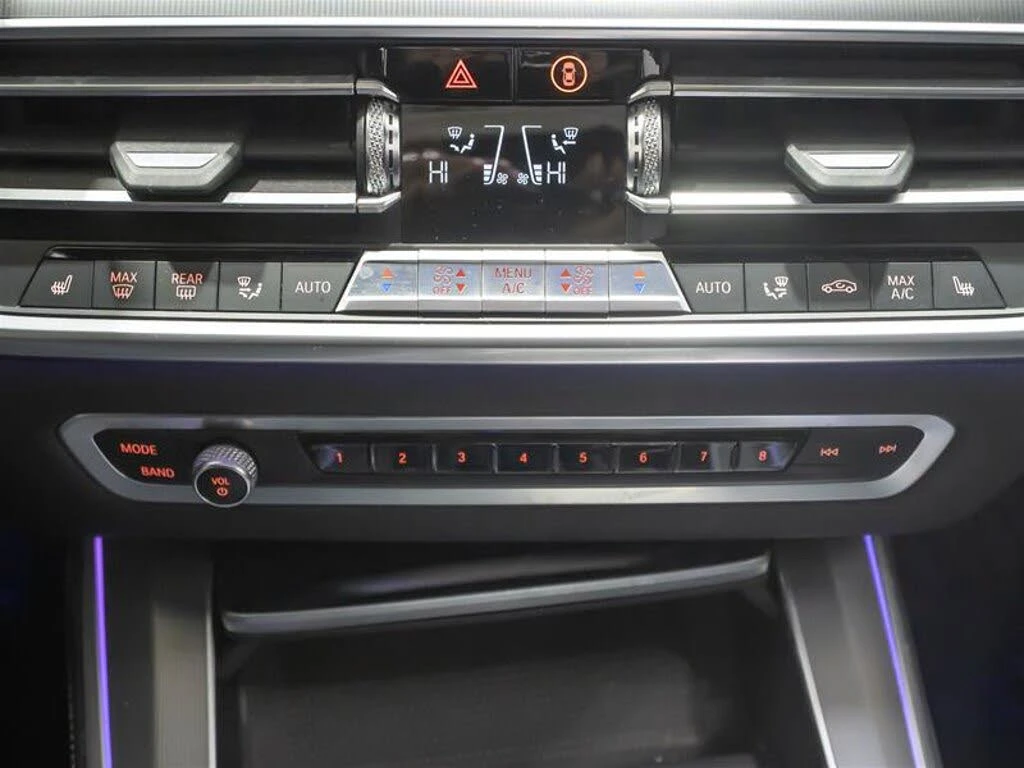 BMW X5 40i* XDRIVE* ПАНОРАМА* ПОДГРЕВ* КАМЕРА* КЕЙЛЕС, снимка 11 - Автомобили и джипове - 54217663