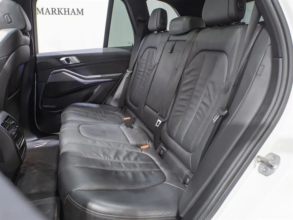 BMW X5 40i* XDRIVE* ПАНОРАМА* ПОДГРЕВ* КАМЕРА* КЕЙЛЕС, снимка 13 - Автомобили и джипове - 54217663