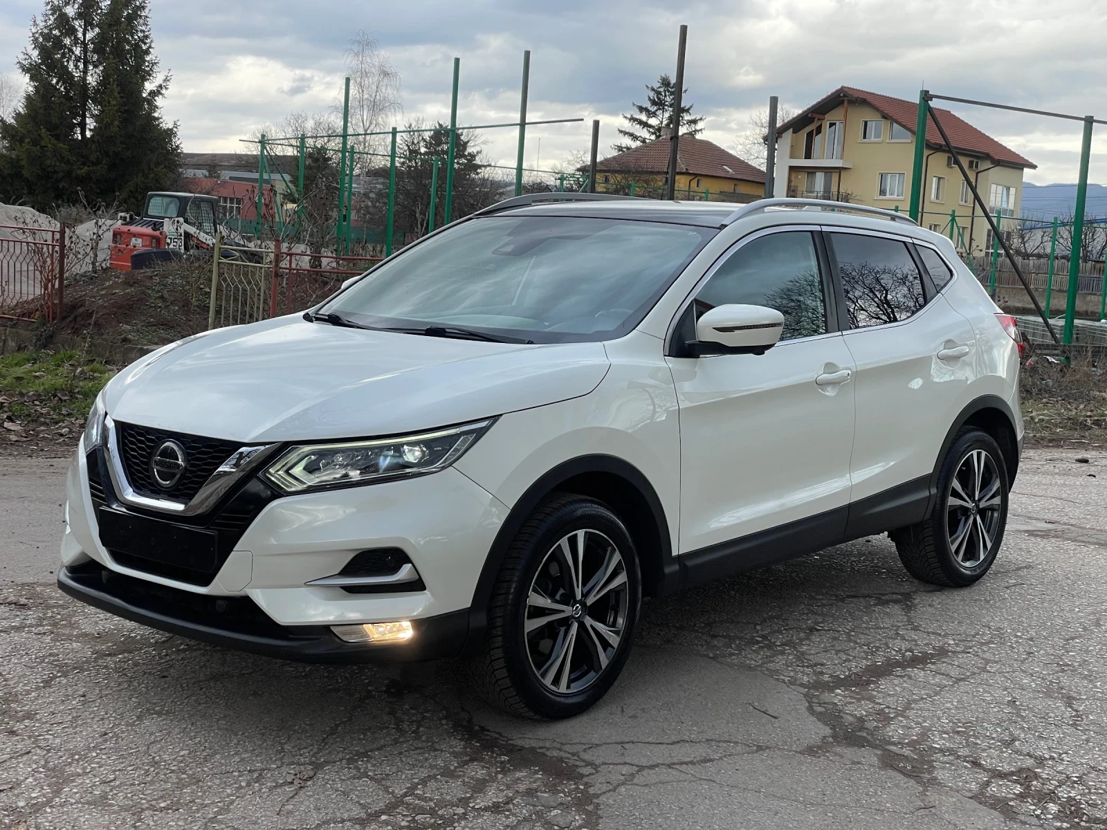 Nissan Qashqai 1.5dci* N-conecta, снимка 15 - Автомобили и джипове - 54476722