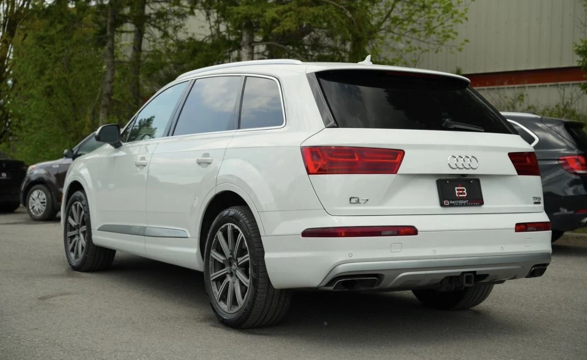 Audi Q7 TECHNIK * ОБДУХВАНЕ * 7 МЕСТА * БЕЗ ИНЦИДЕНТИ * , снимка 6 - Автомобили и джипове - 54833649
