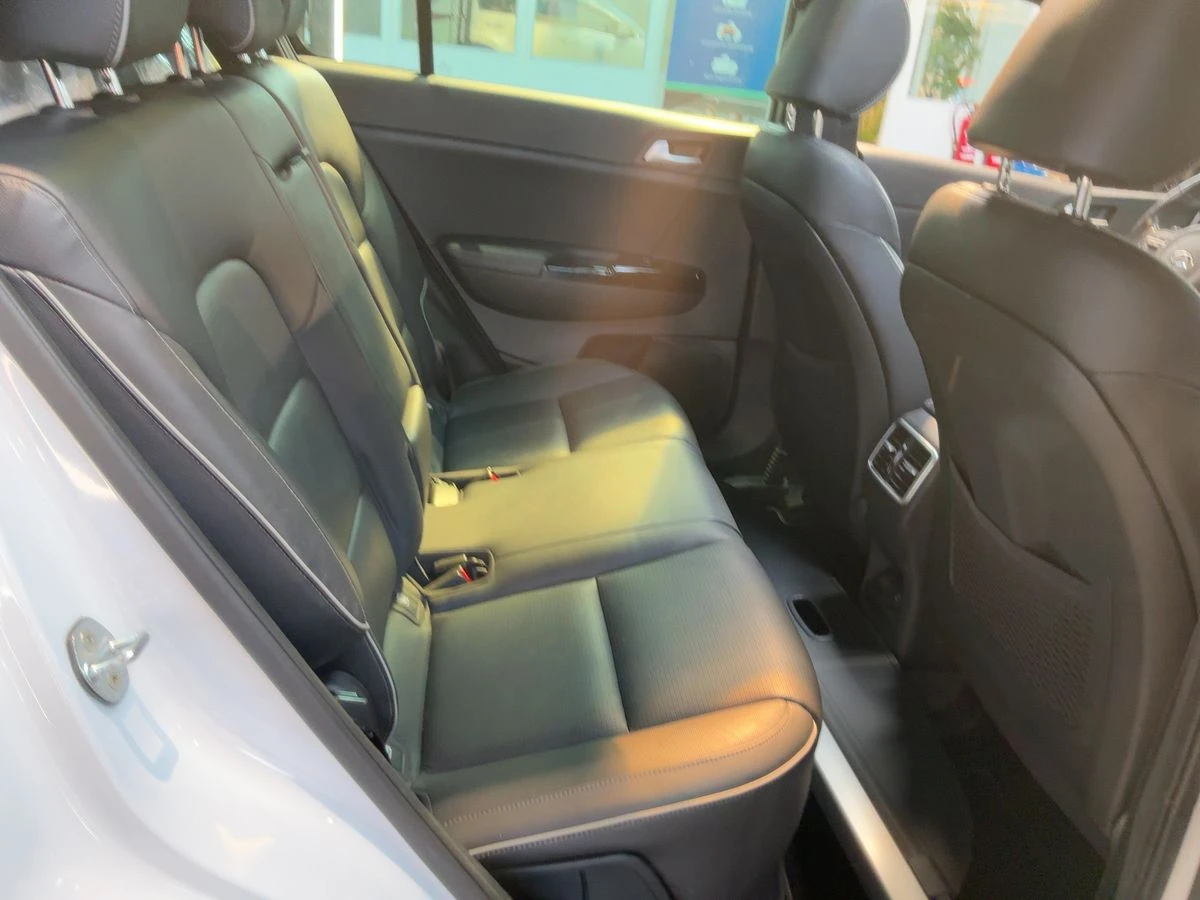 Kia Sportage GT-Line AWD 1.6T GDI, снимка 14 - Автомобили и джипове - 55470363