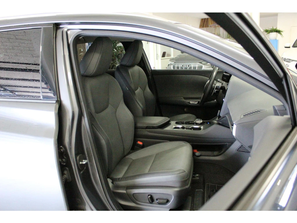 Lexus RZ 450e LED Navi Leather Camera 100%SoH | Mobile.bg � ����������� 5
