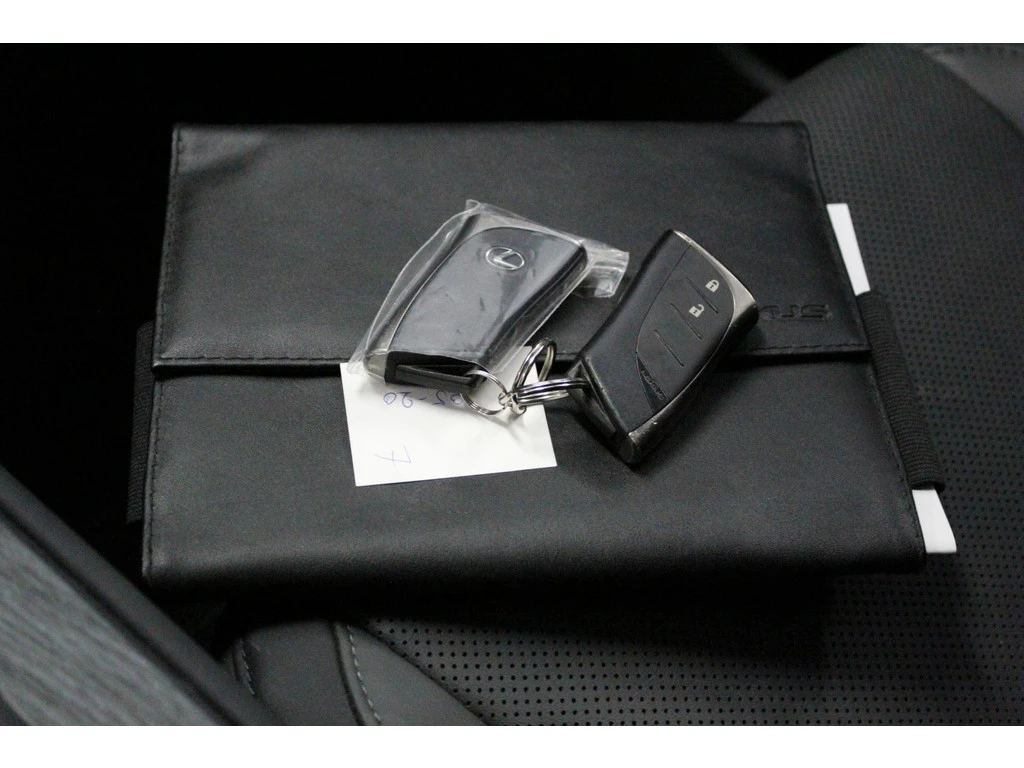 Lexus RZ 450e LED Navi Leather Camera 100%SoH | Mobile.bg � ����������� 13
