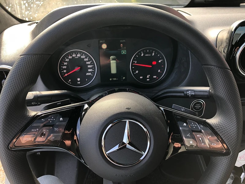 Mercedes-Benz Sprinter 311 Специализиран за хора в инвалидни колички, снимка 9 - Бусове и автобуси - 52499728