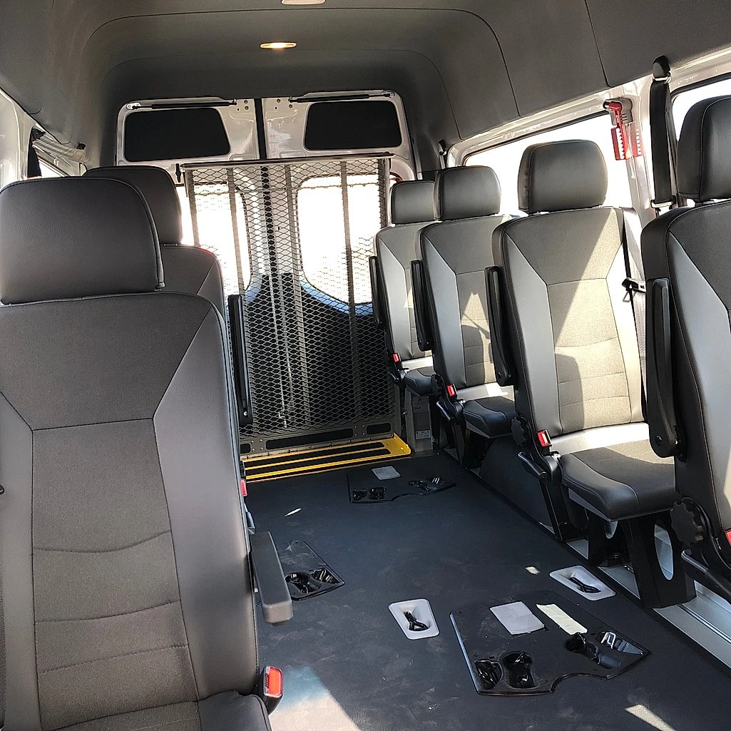 Mercedes-Benz Sprinter 311 Специализиран за хора в инвалидни колички - изображение 8