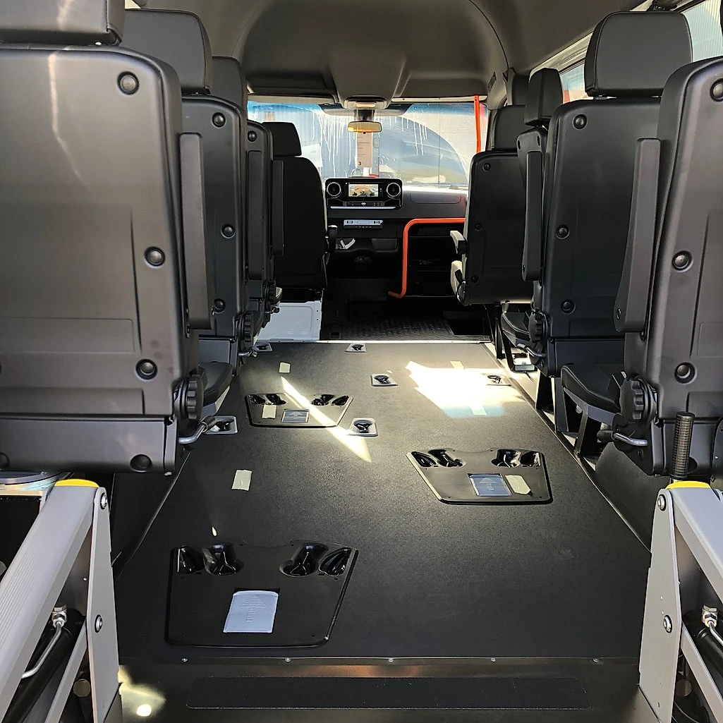 Mercedes-Benz Sprinter 311 Специализиран за хора в инвалидни колички - изображение 7