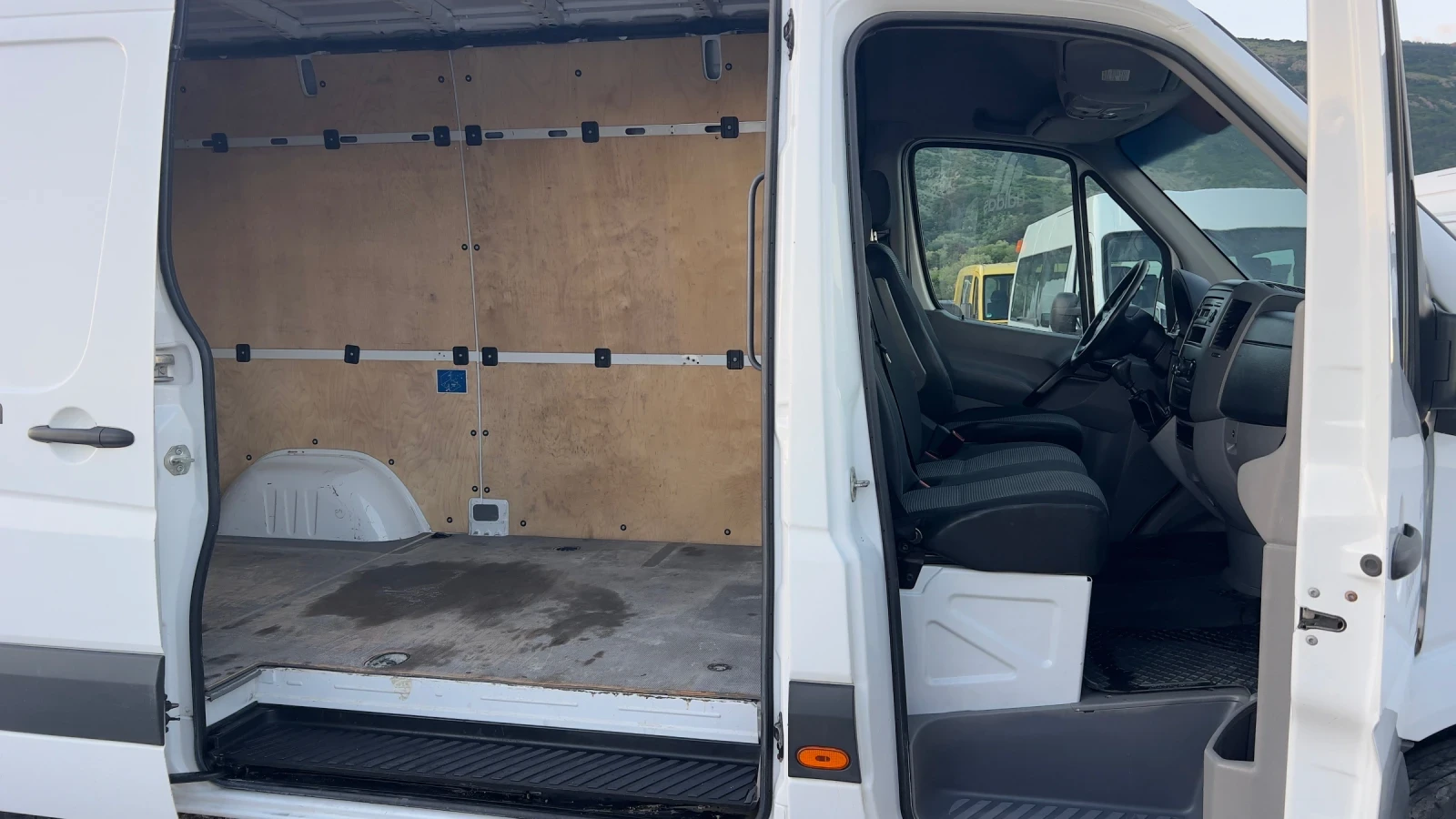 Mercedes-Benz Sprinter 2.2 160 коня УНИКАТ Без Зъбележка, снимка 12 - Бусове и автобуси - 54682863