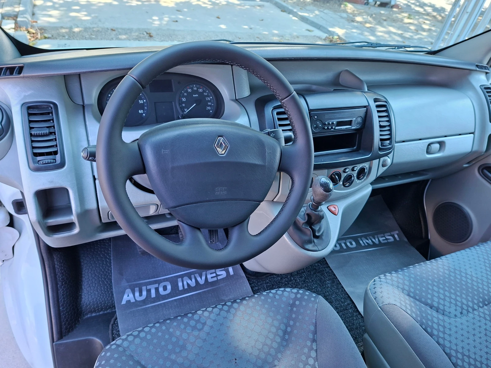 Renault Trafic 2.0/90ks, снимка 11 - Бусове и автобуси - 55485133