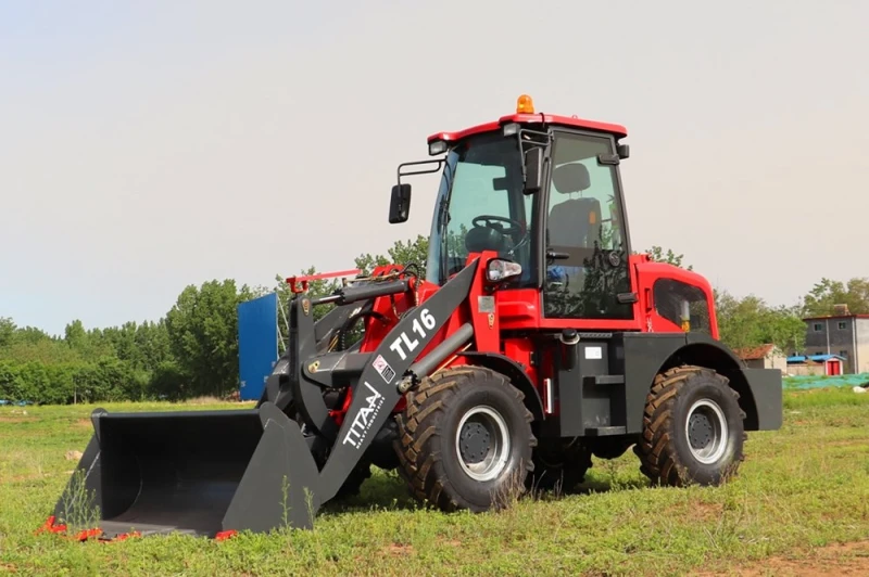 Челен товарач Komatsu НОВИ 1600кг със вилици, снимка 2 - Индустриална техника - 53452680