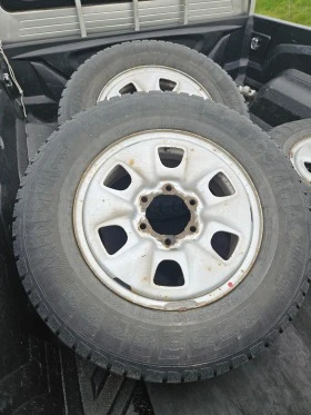 Гуми с джанти Vredestein 235/65R16, снимка 2 - Гуми и джанти - 47401785