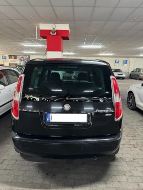 Skoda Roomster - 2000 € / 3911.66 лв. - 20942622 5