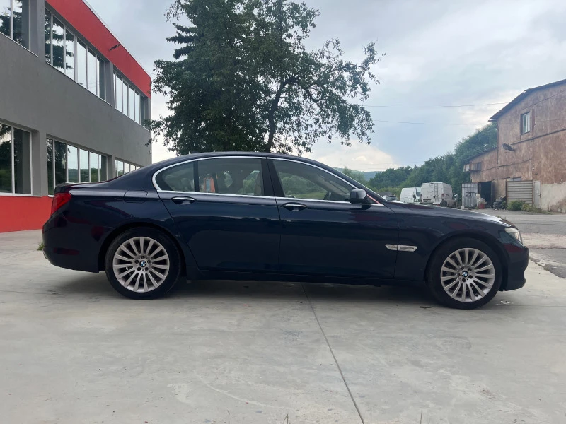 BMW 740 Xdrive 4, 0d, снимка 2 - Автомобили и джипове - 41385936