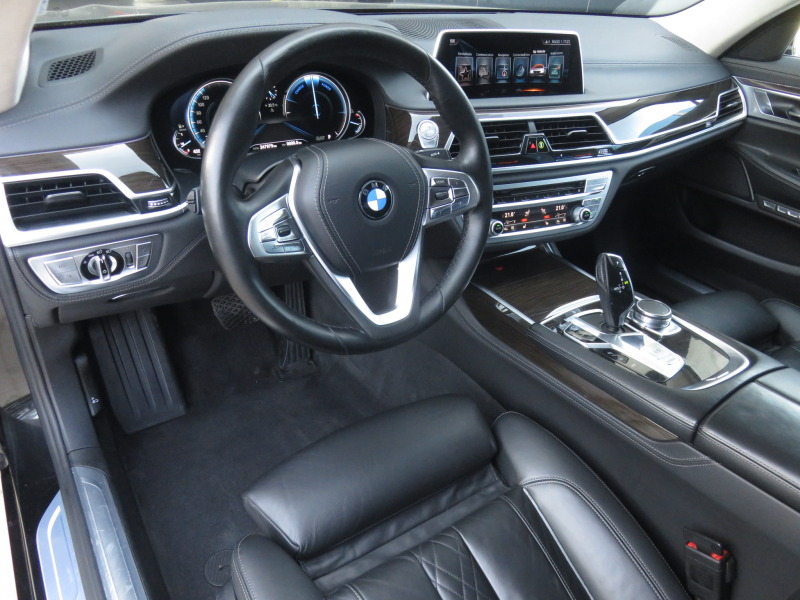BMW 730 d xDrive, Вакуми, Keyless, Mасажи, Nappa, Laser, снимка 9 - Автомобили и джипове - 46406243
