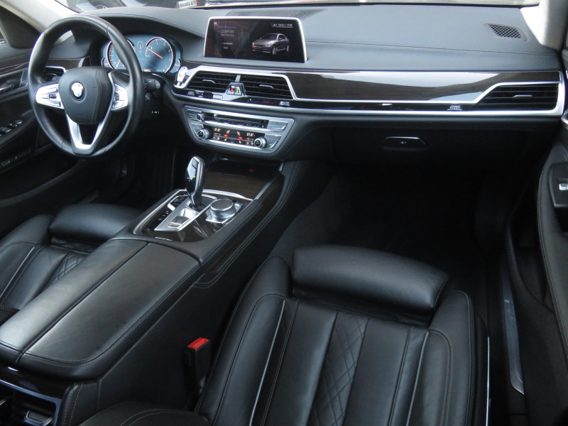 BMW 730 d xDrive, Вакуми, Keyless, Mасажи, Nappa, Laser, снимка 11 - Автомобили и джипове - 46406243