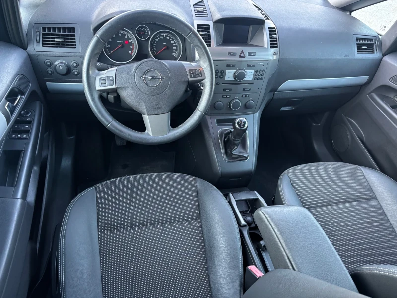 Opel Zafira 1.8, снимка 10 - Автомобили и джипове - 47499007