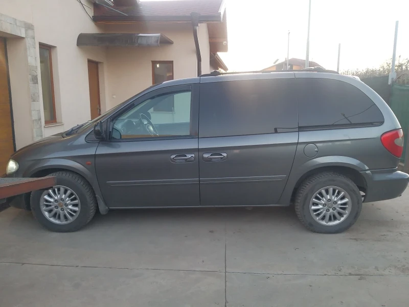 Chrysler Voyager, снимка 4 - Автомобили и джипове - 48173596