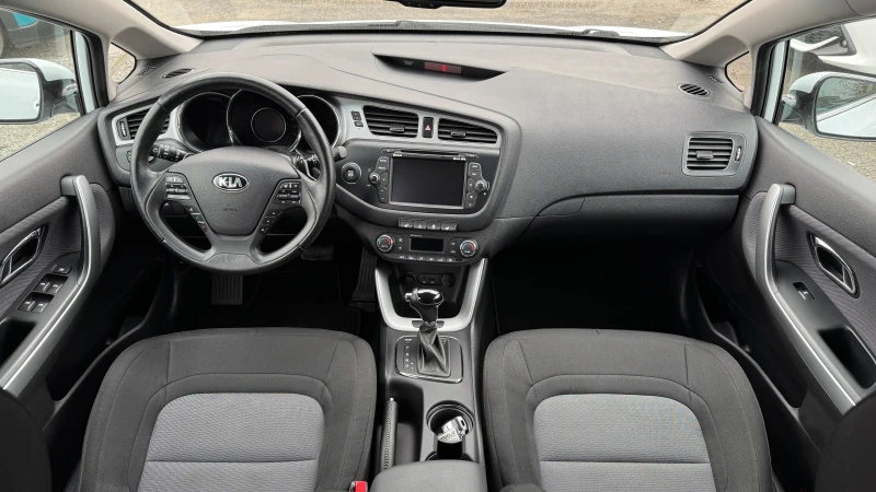 Kia Ceed SW 1.6i Автоматик, Внос Швейцария! Камера, PDC, LE, снимка 12 - Автомобили и джипове - 48918900