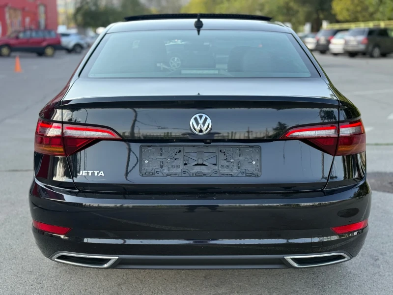 VW Jetta R-line* DISTR* LineAssist* М.Точка* CarPlay* ПОДГ*, снимка 3 - Автомобили и джипове - 51594780