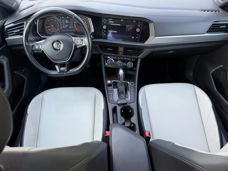 VW Jetta R-line* DISTR* LineAssist* М.Точка* CarPlay* ПОДГ*, снимка 11 - Автомобили и джипове - 51594780