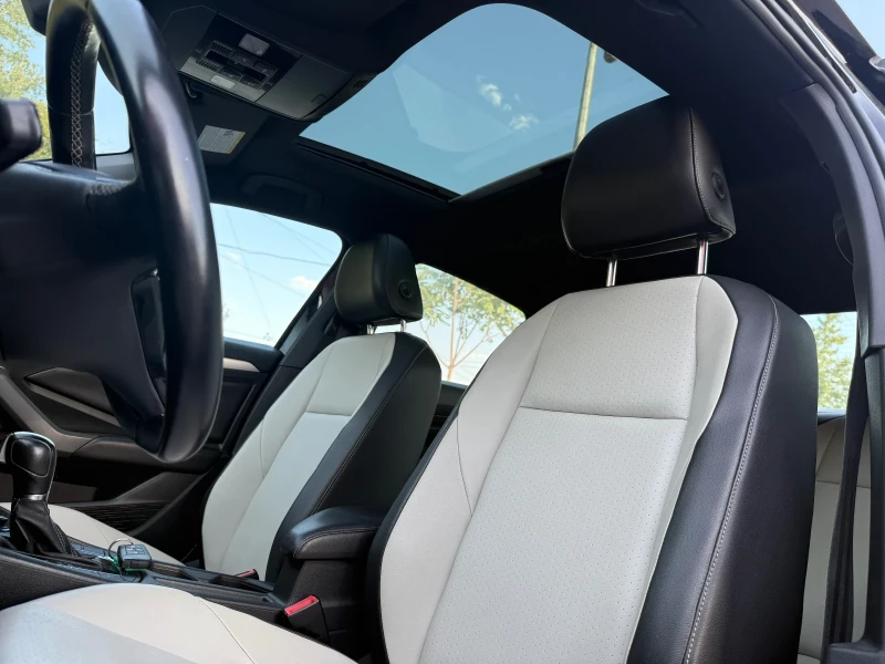 VW Jetta R-line* DISTR* LineAssist* М.Точка* CarPlay* ПОДГ*, снимка 9 - Автомобили и джипове - 51594780