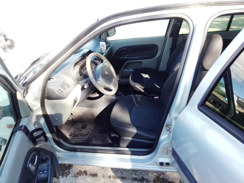 Renault Clio, снимка 6 - Автомобили и джипове - 52564038