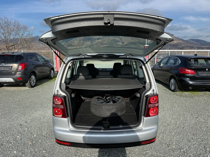 VW Touran (KATO НОВА)^(МЕТАН), снимка 17 - Автомобили и джипове - 52802811