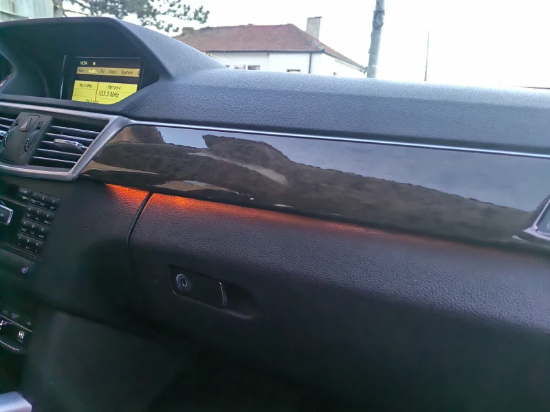 Mercedes-Benz E 220 Harman /7G, снимка 16 - Автомобили и джипове - 52907271