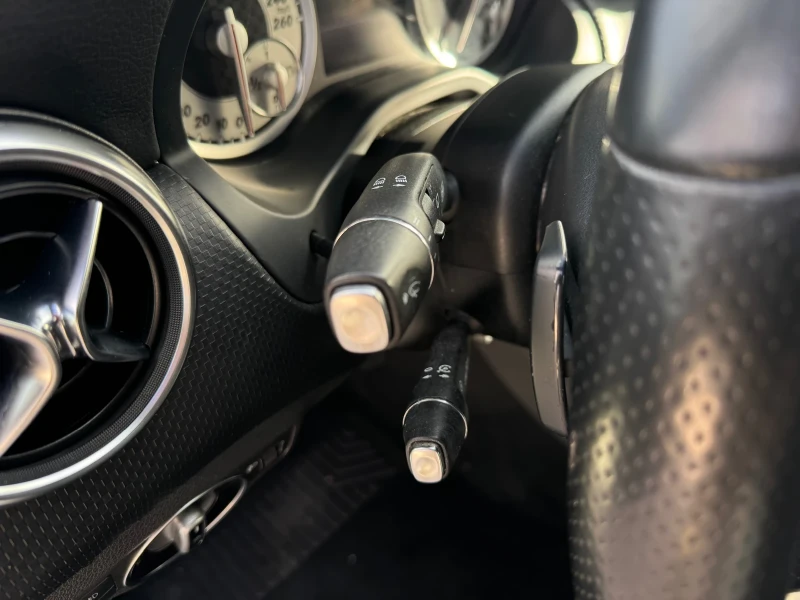 Mercedes-Benz A 180 Sport, снимка 16 - Автомобили и джипове - 52912411