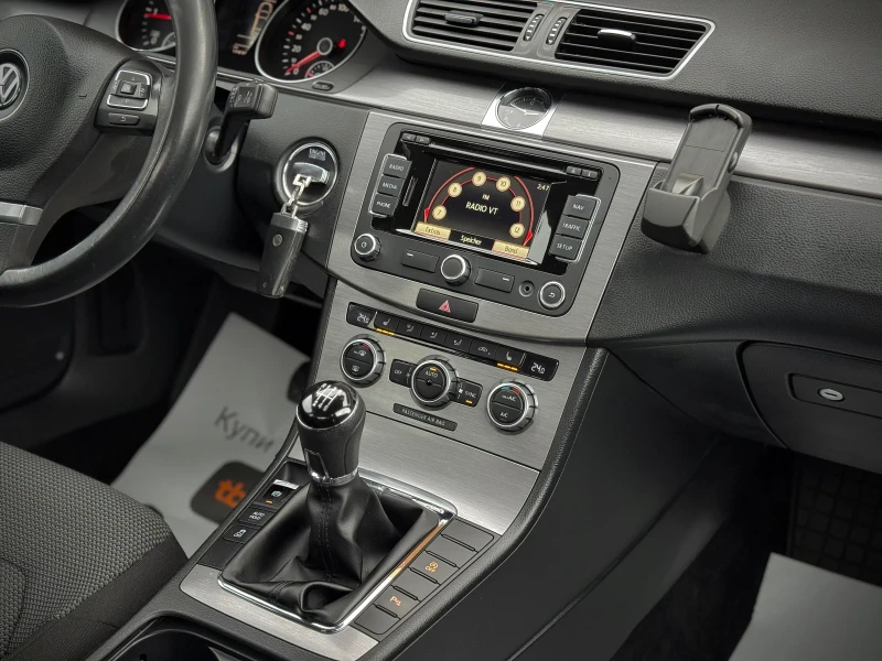 VW Passat 2.0TDI * NAVI* Climatronic* Tempomat* Подгрев* , снимка 11 - Автомобили и джипове - 53293137