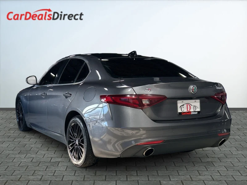 Alfa Romeo Giulia Ti AWD* CARFAX* АвтоКредит* (ЦЕНА ДО БГ), снимка 4 - Автомобили и джипове - 53418509