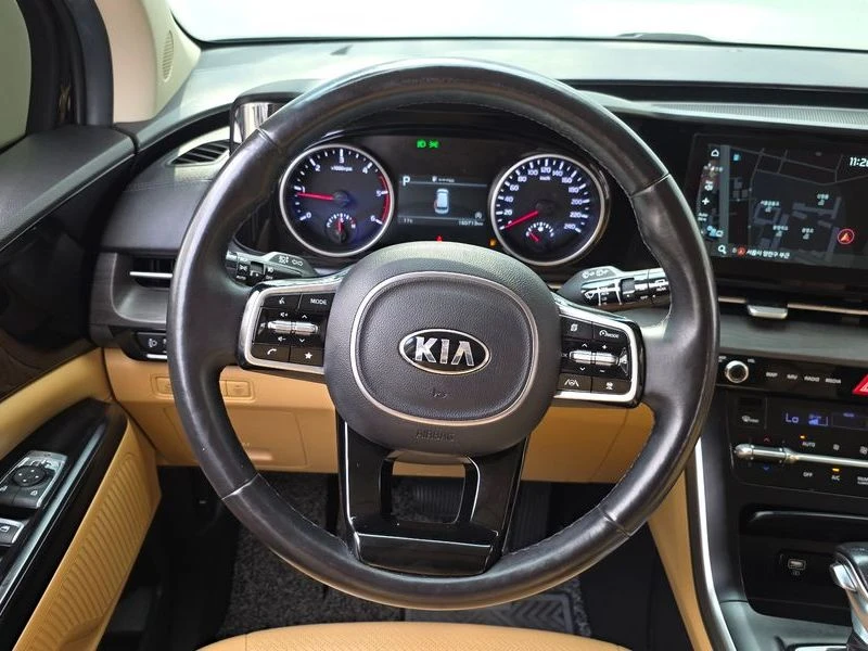 Kia Carnival 2.2 Automatic, снимка 10 - Автомобили и джипове - 55476965