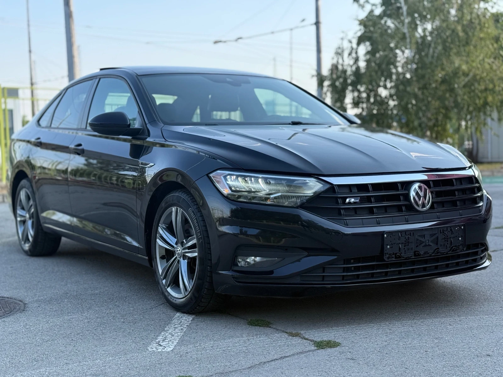 VW Jetta R-line* DISTR* LineAssist* М.Точка* CarPlay* ПОДГ*, снимка 1