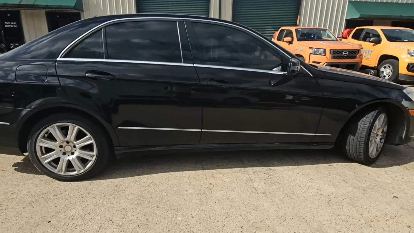 Mercedes-Benz E 350 Подгрев* Keyless* Harman/Kardon - изображение 4