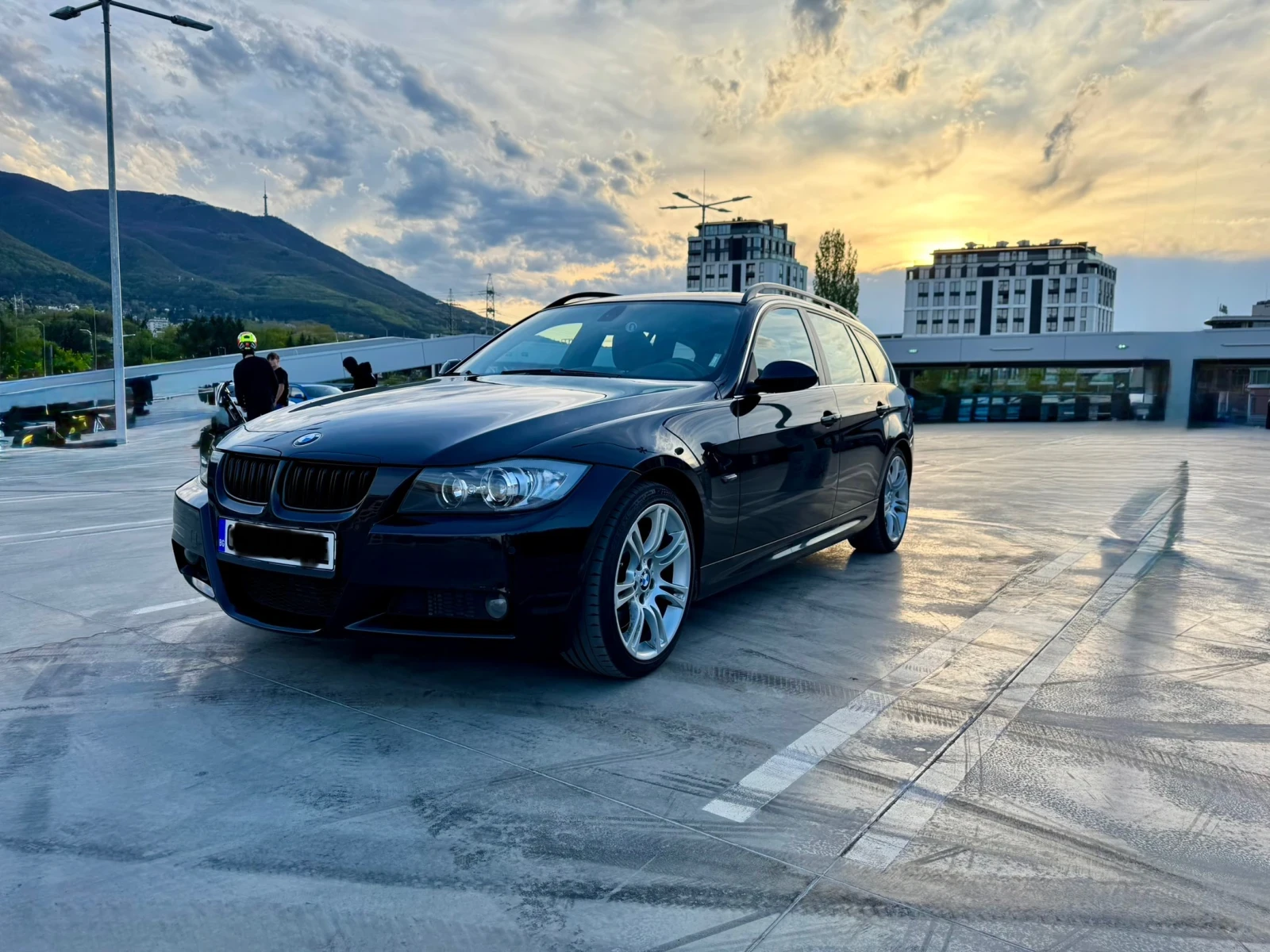 BMW 335 i Ръчни ск. - изображение 2