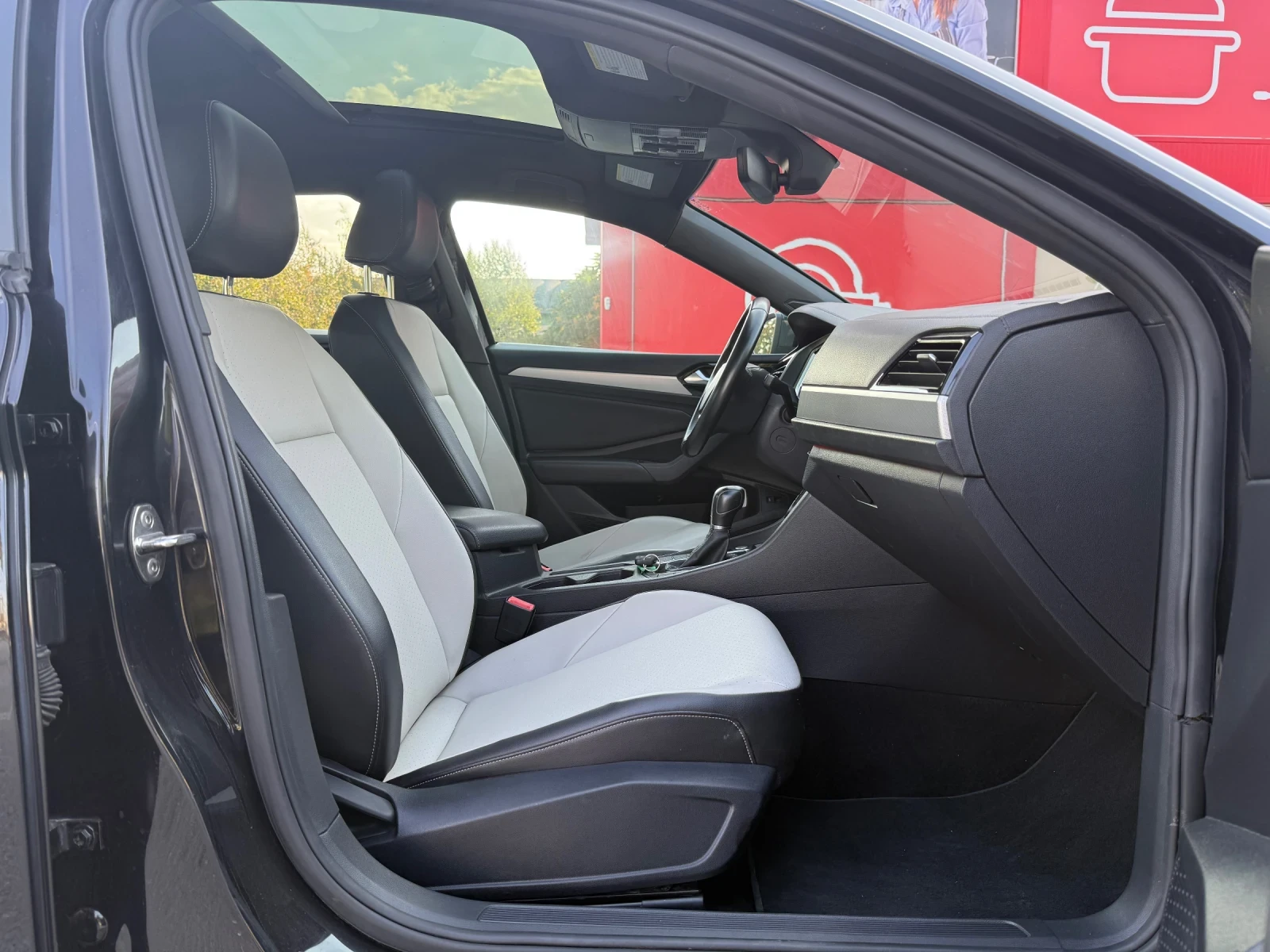 VW Jetta R-line* DISTR* LineAssist* .* CarPlay* * | Mobile.bg   15