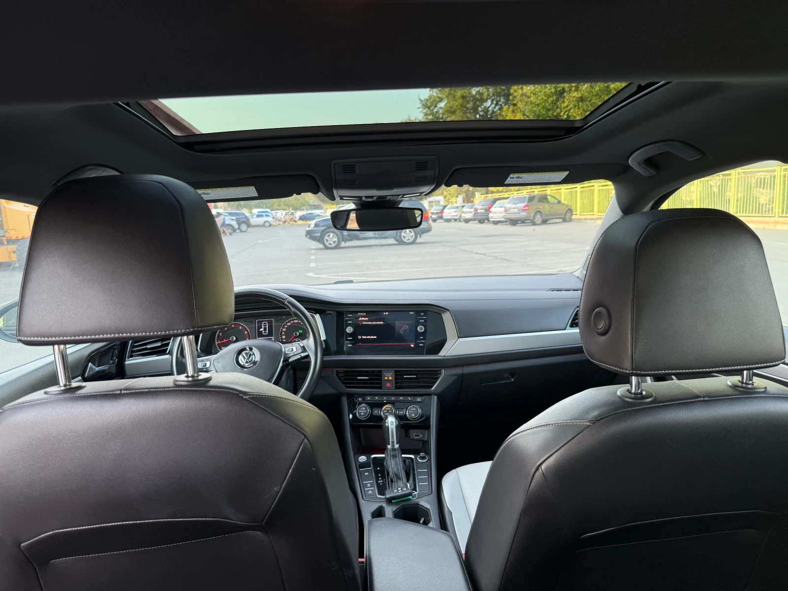 VW Jetta R-line* DISTR* LineAssist* .* CarPlay* * | Mobile.bg   12