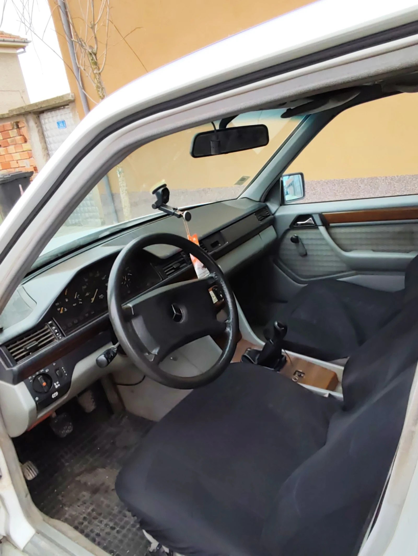 Mercedes-Benz 124  - изображение 3