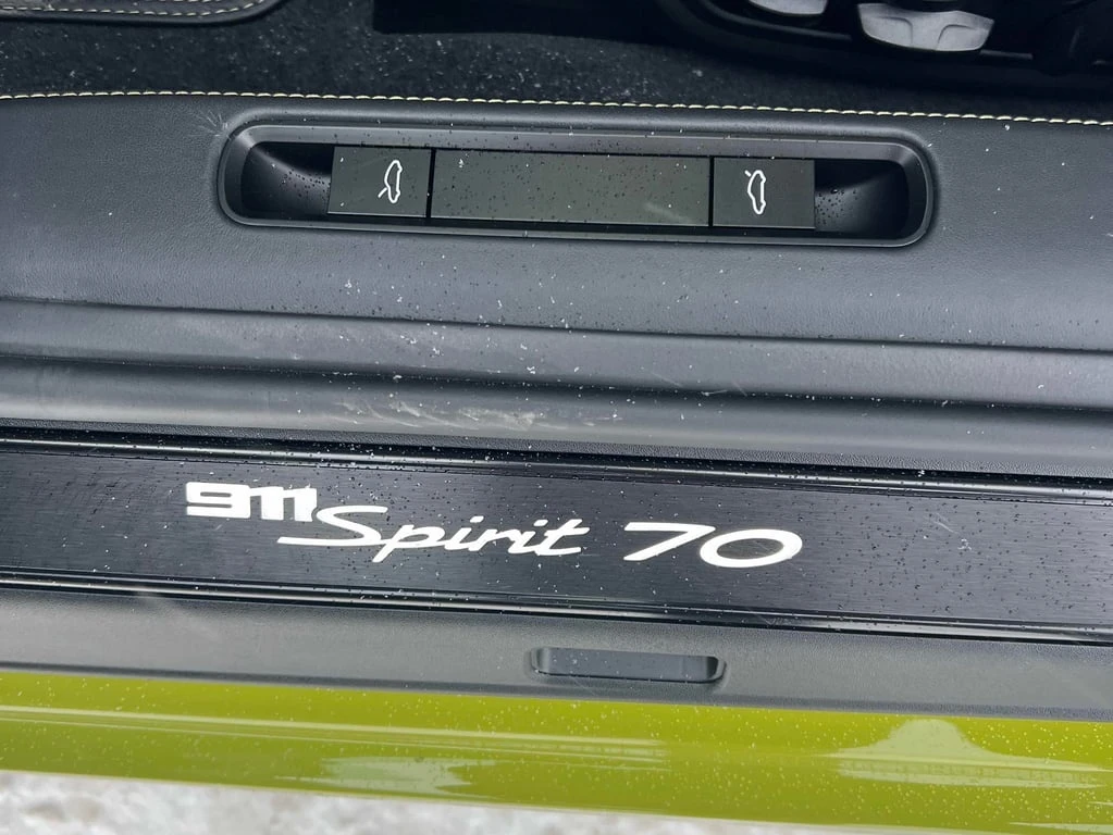 Porsche 911 * Spirit 70 Cabriolet * CARFAX * ��� ������������  | Mobile.bg � ����������� 12