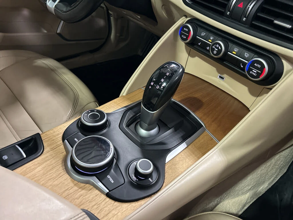 Alfa Romeo Giulia Ti AWD* CARFAX* ����������* (���� �� ��) | Mobile.bg � ����������� 13