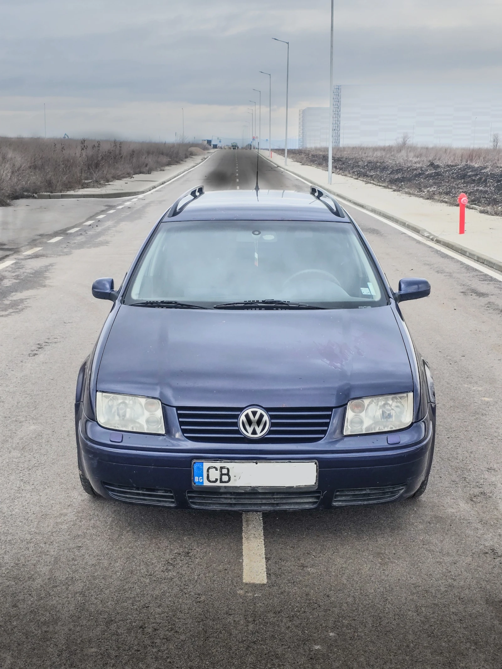 VW Bora 1.9 TDI 4x4 автопилот, снимка 2 - Автомобили и джипове - 53780399