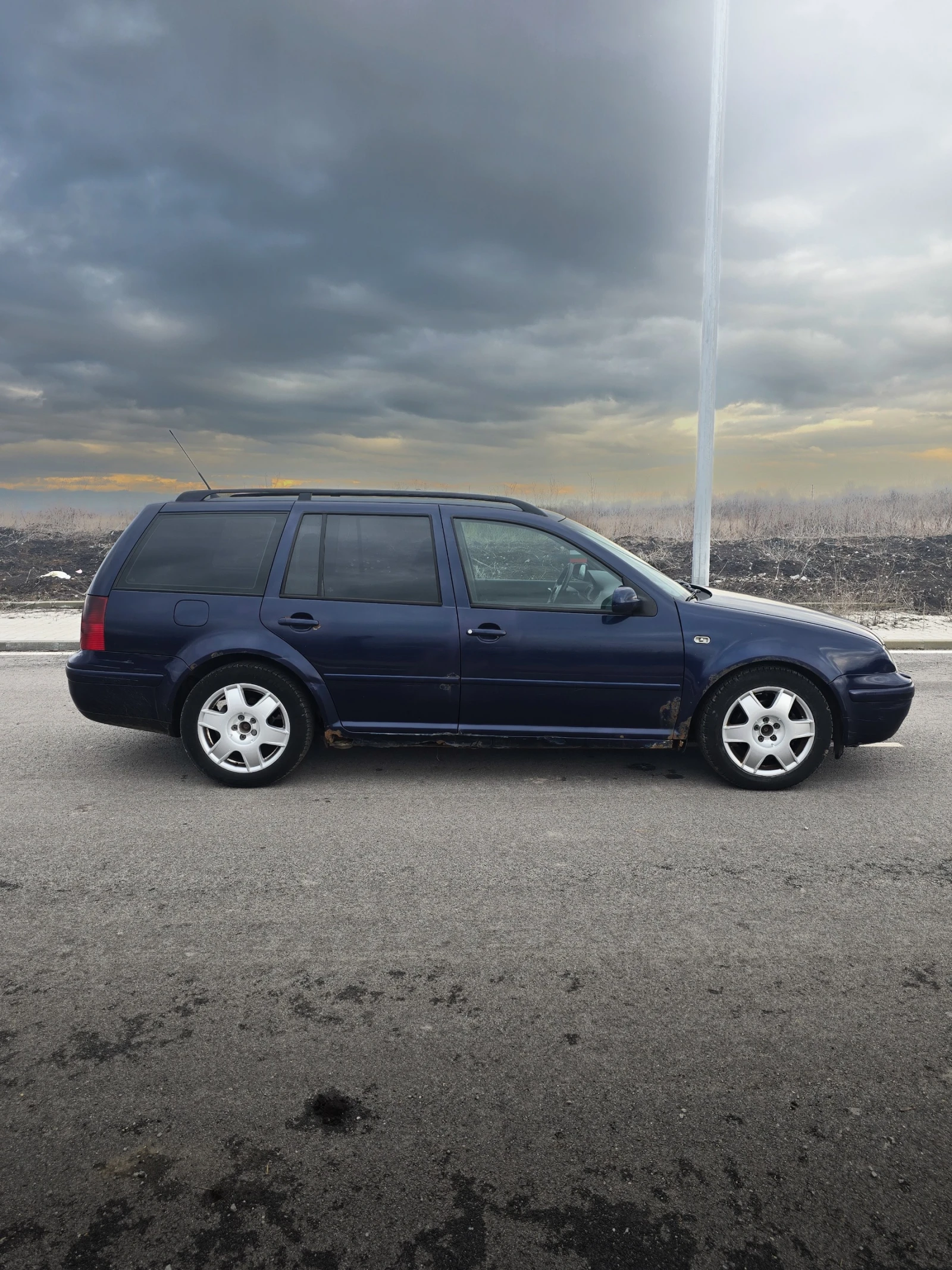 VW Bora 1.9 TDI 4x4 автопилот, снимка 4 - Автомобили и джипове - 53780399