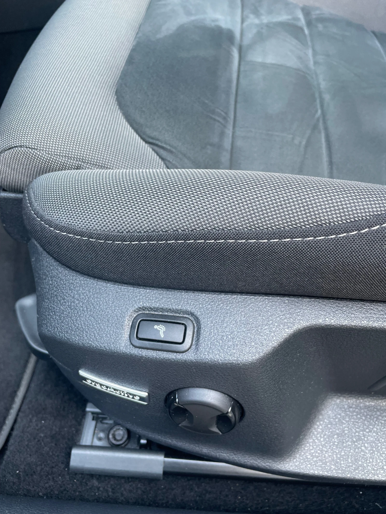 VW Golf 2.0 TDI, DSG, Pano, Dynamic lights, Digital cockpi, снимка 12 - Автомобили и джипове - 53871919