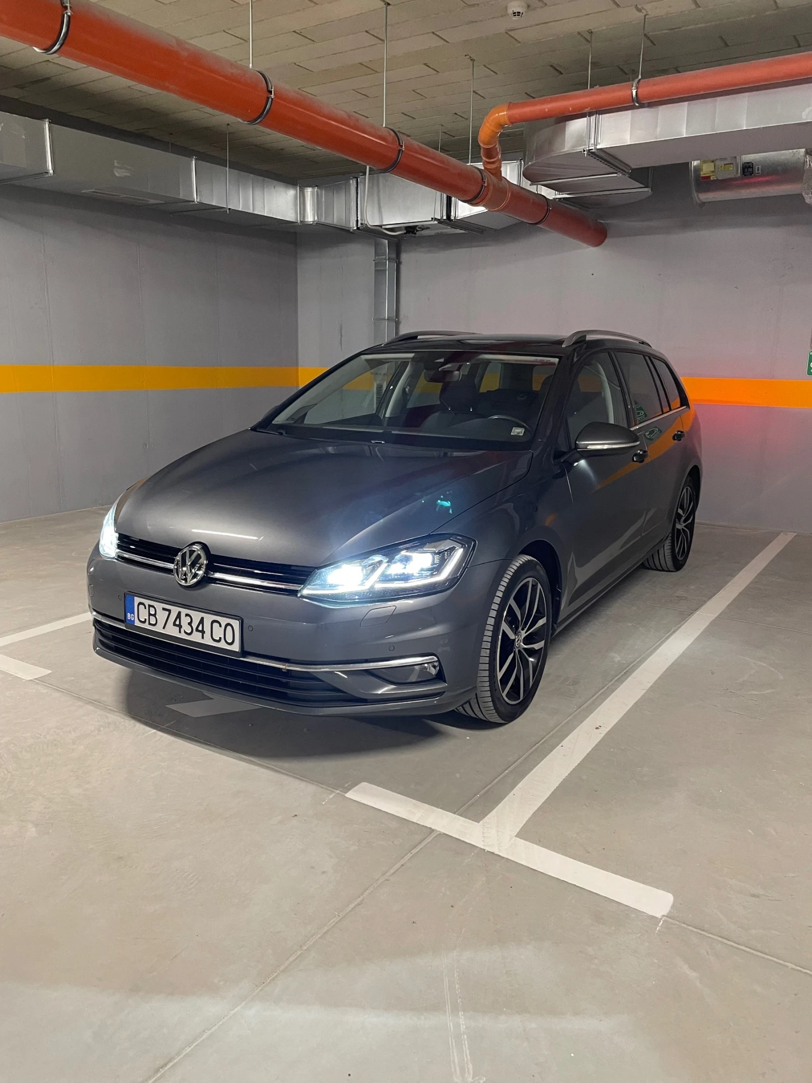 VW Golf 2.0 TDI, DSG, Pano, Dynamic lights, Digital cockpi