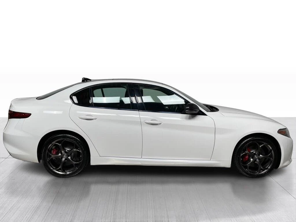 Alfa Romeo Giulia АвтоКредит* (ЦЕНА ДО БГ), снимка 3 - Автомобили и джипове - 54060416