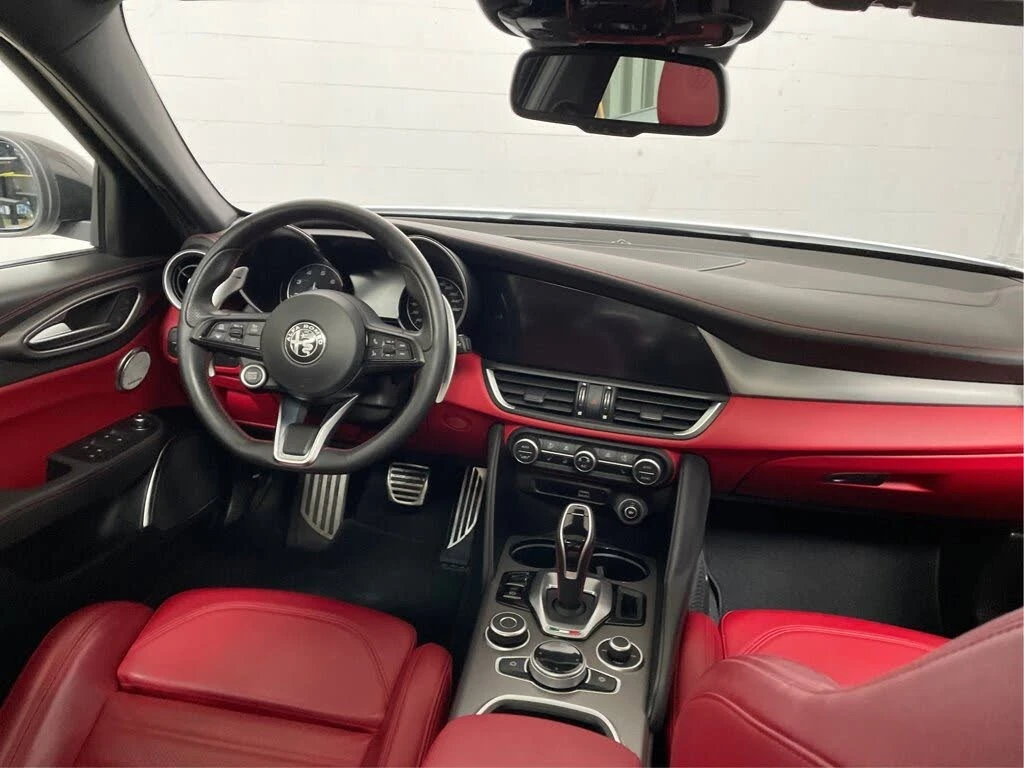 Alfa Romeo Giulia АвтоКредит* (ЦЕНА ДО БГ), снимка 7 - Автомобили и джипове - 54060416