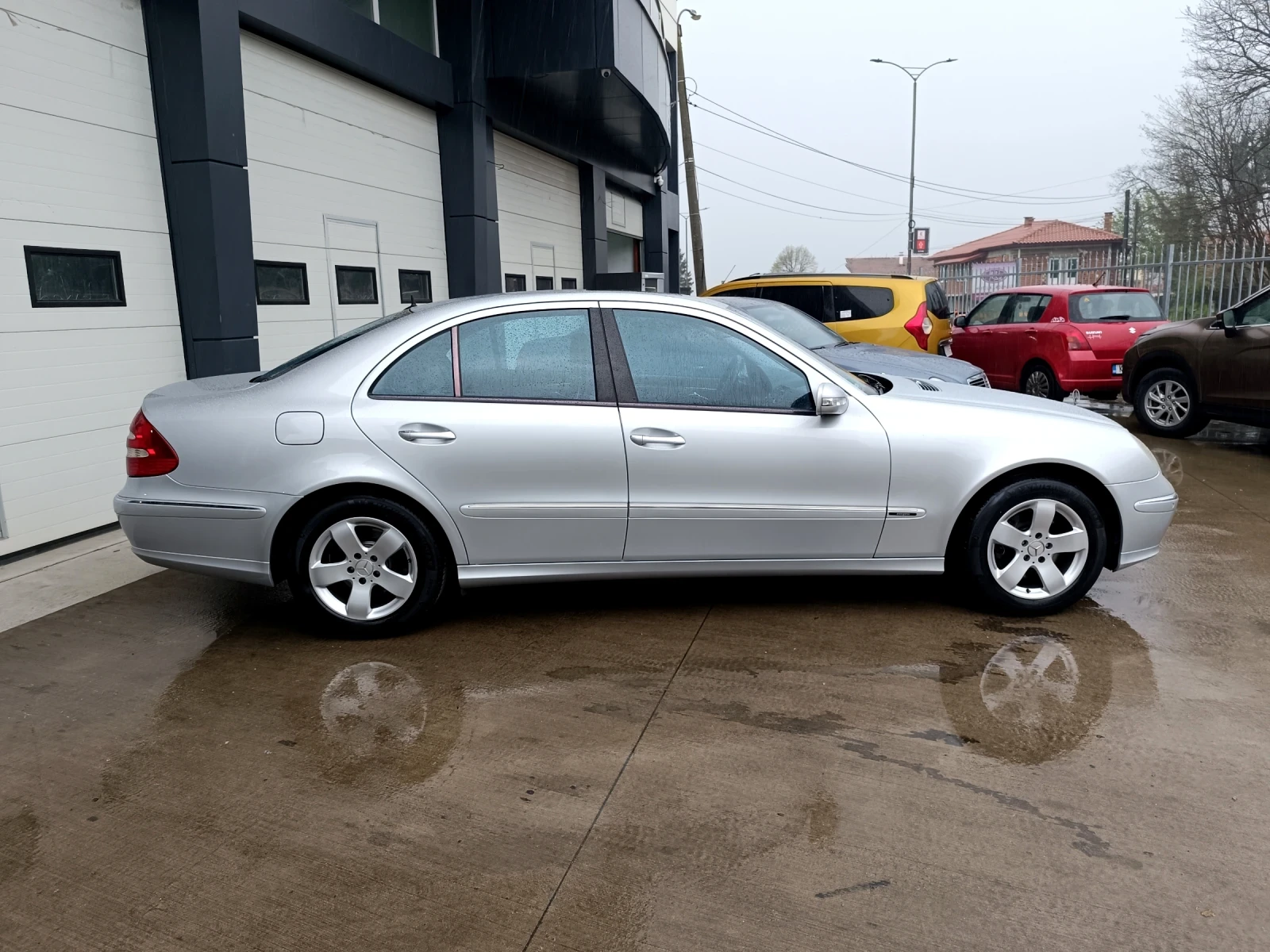 Mercedes-Benz E 280 CDI 4Matic, снимка 3 - Автомобили и джипове - 54270245