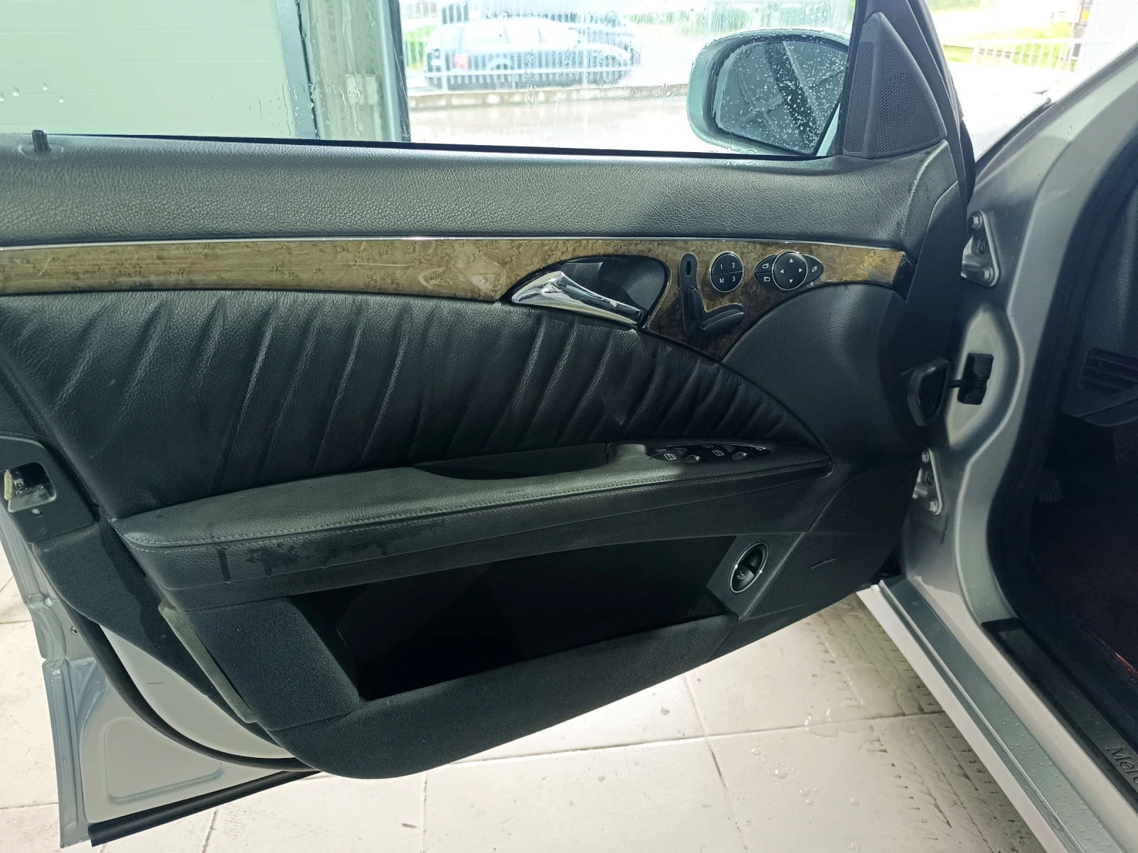 Mercedes-Benz E 280 CDI 4Matic, снимка 12 - Автомобили и джипове - 54270245