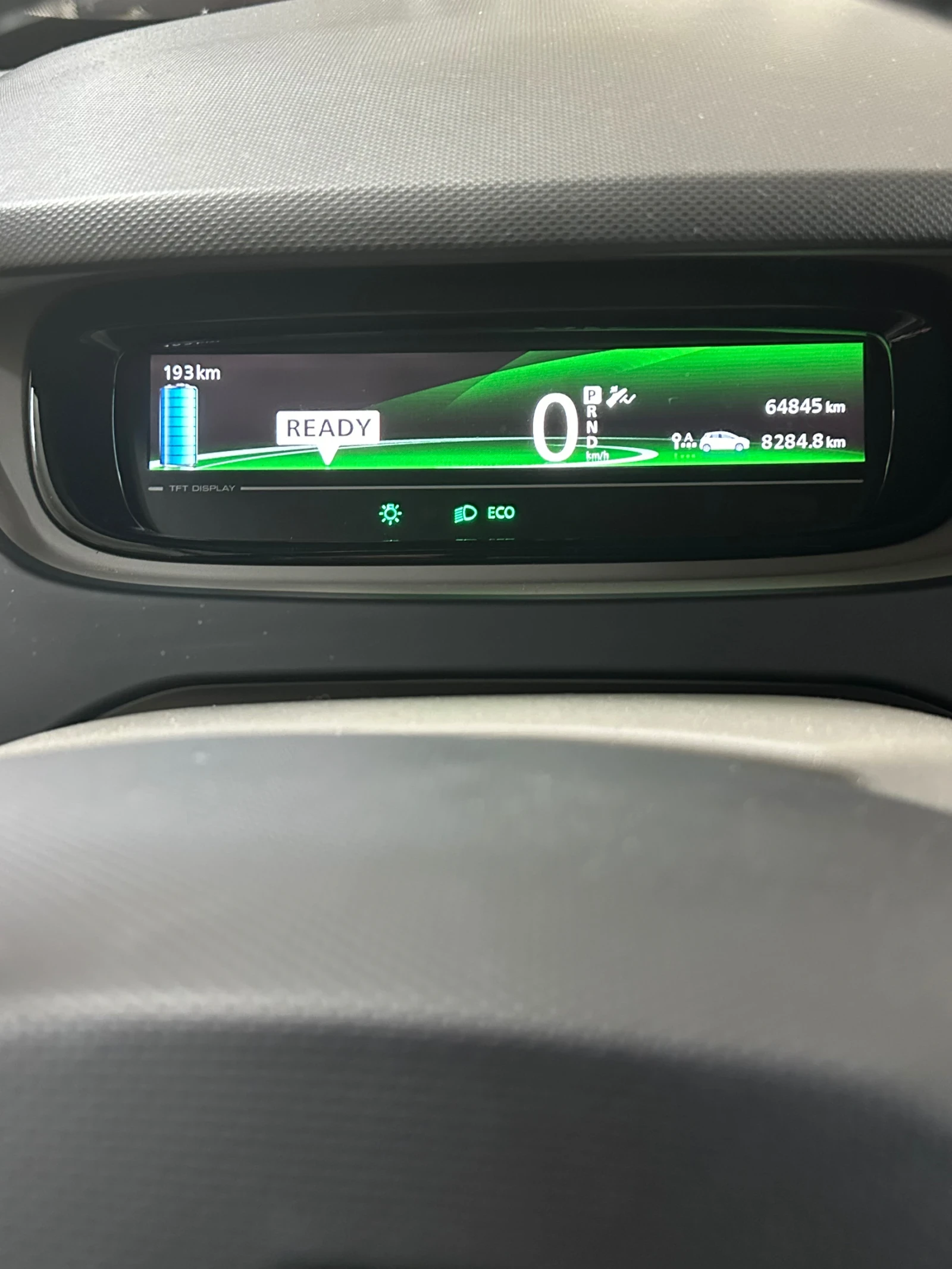 Renault Zoe, снимка 14 - Автомобили и джипове - 54440771