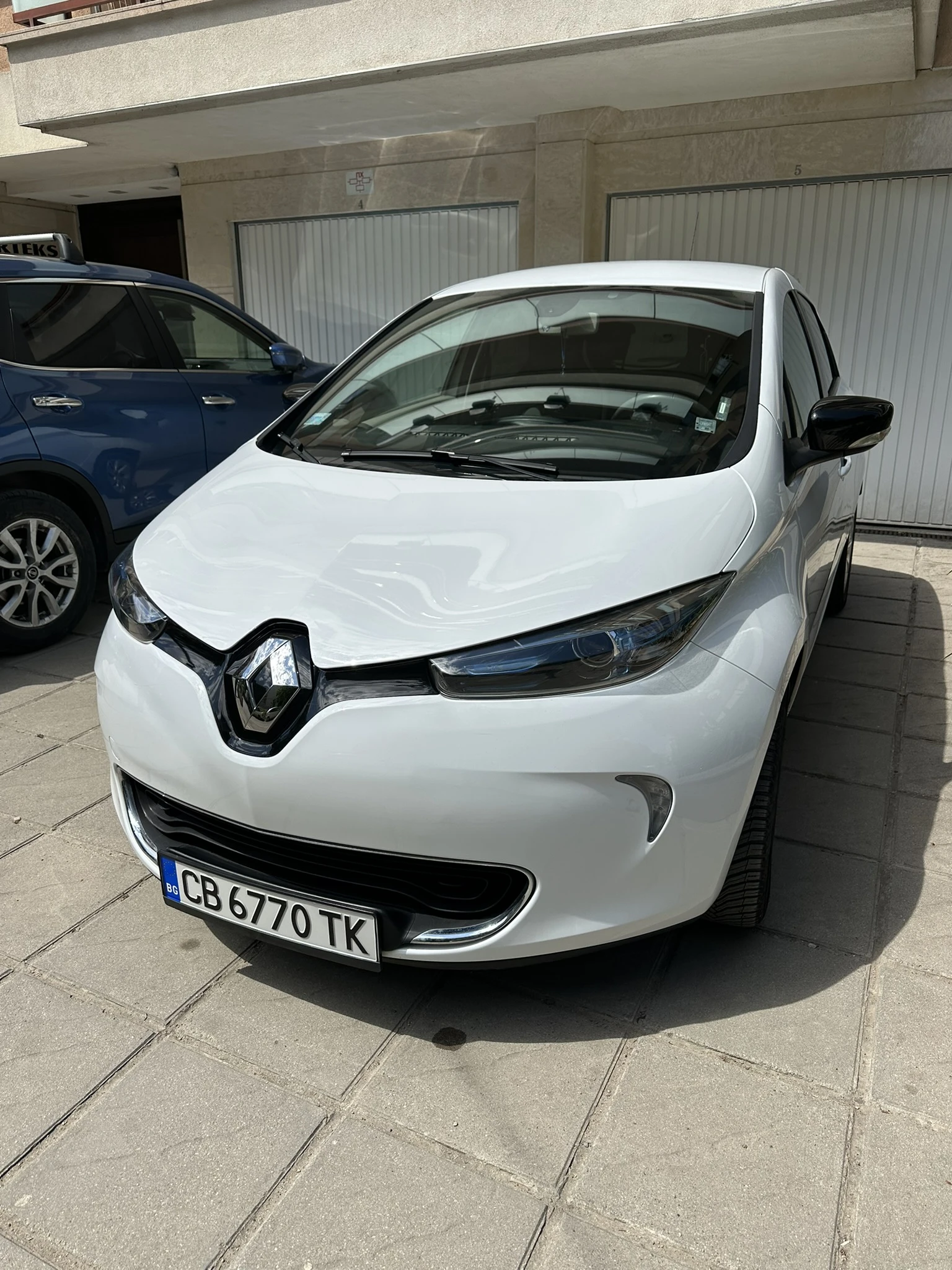 Renault Zoe, снимка 2 - Автомобили и джипове - 54440771